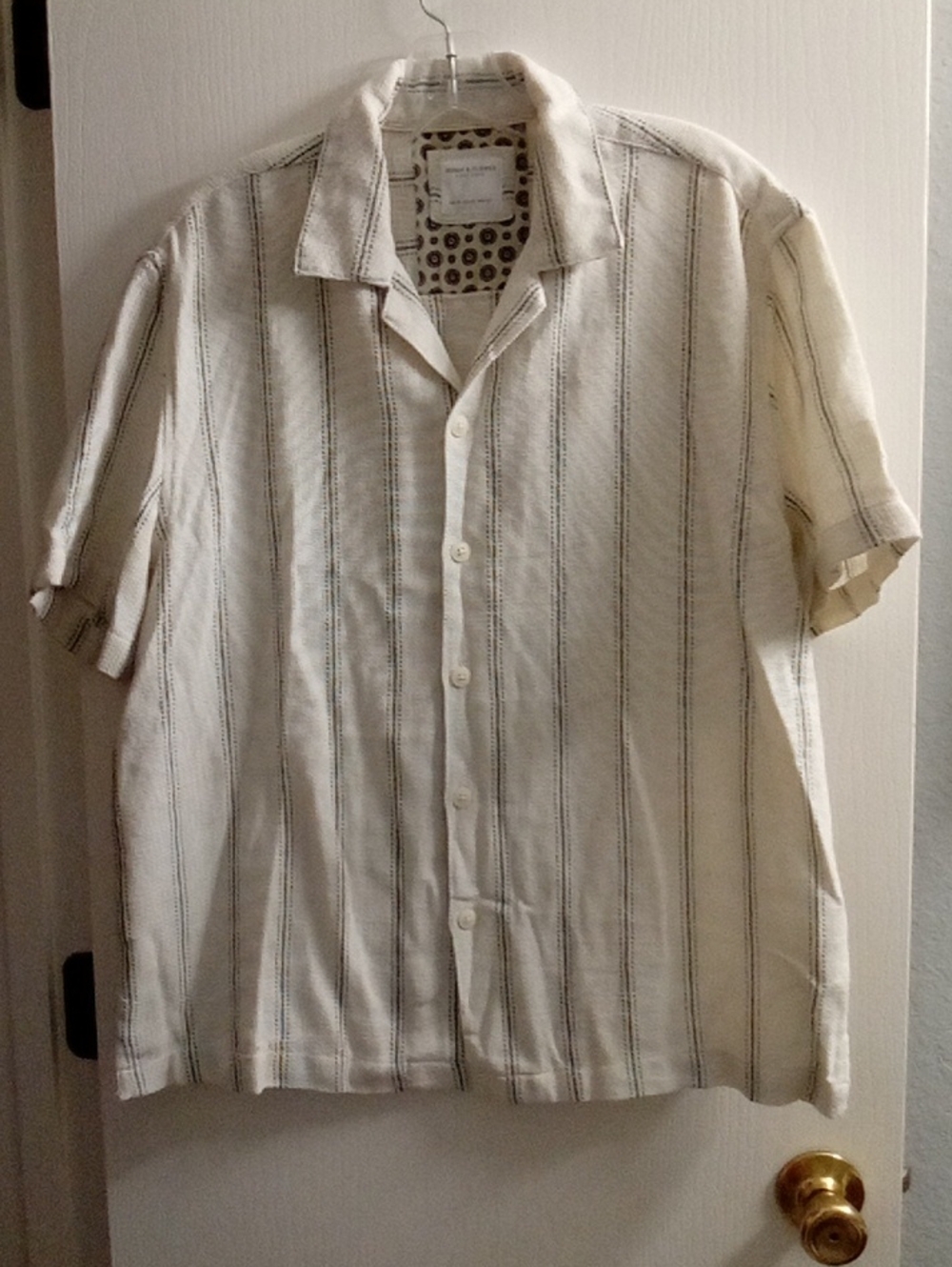 Denim & Flower Cream Short-Sleeve Button-Down Shirt with Black Stripes